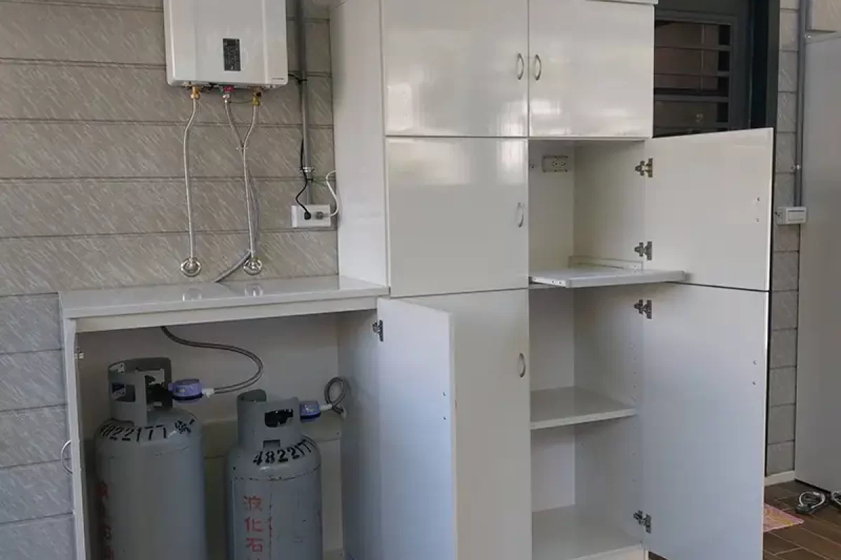 塑鋼大叔×南亞塑鋼職人店-台北塑鋼家具-台北防水家具-台北塑鋼櫃-南亞塑鋼_portfolio_瓦斯桶櫃_02